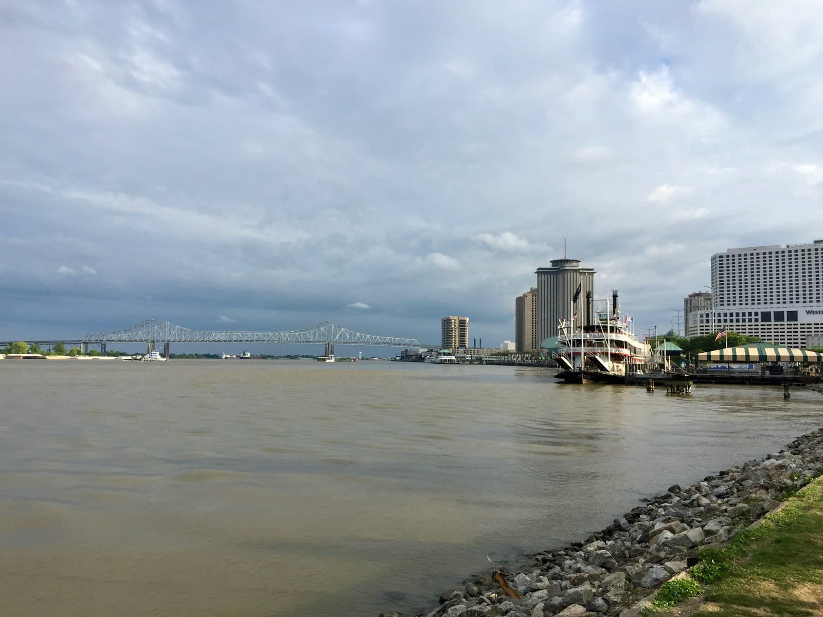 Jackson, Mississippi cityscape and street view