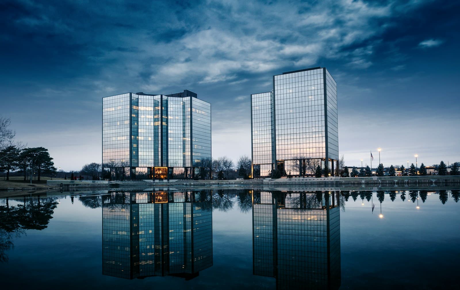 Overland Park, Kansas cityscape and street view
