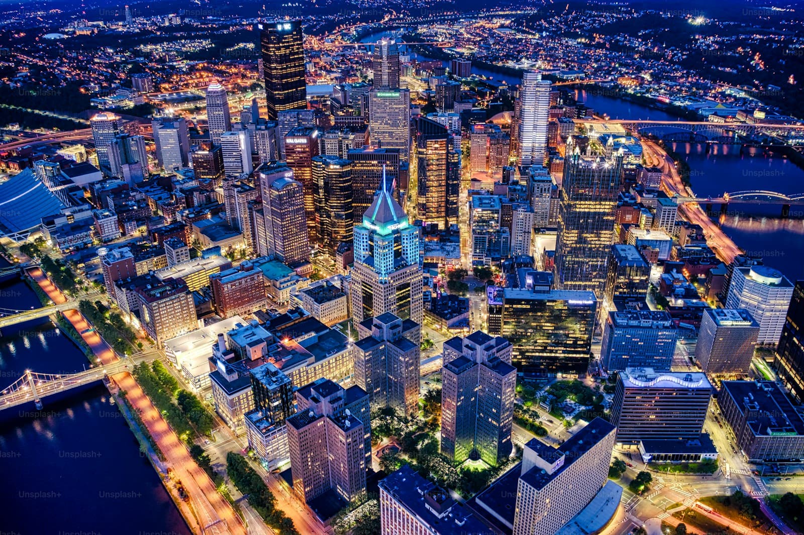 Pittsburgh, Pennsylvania cityscape and street view