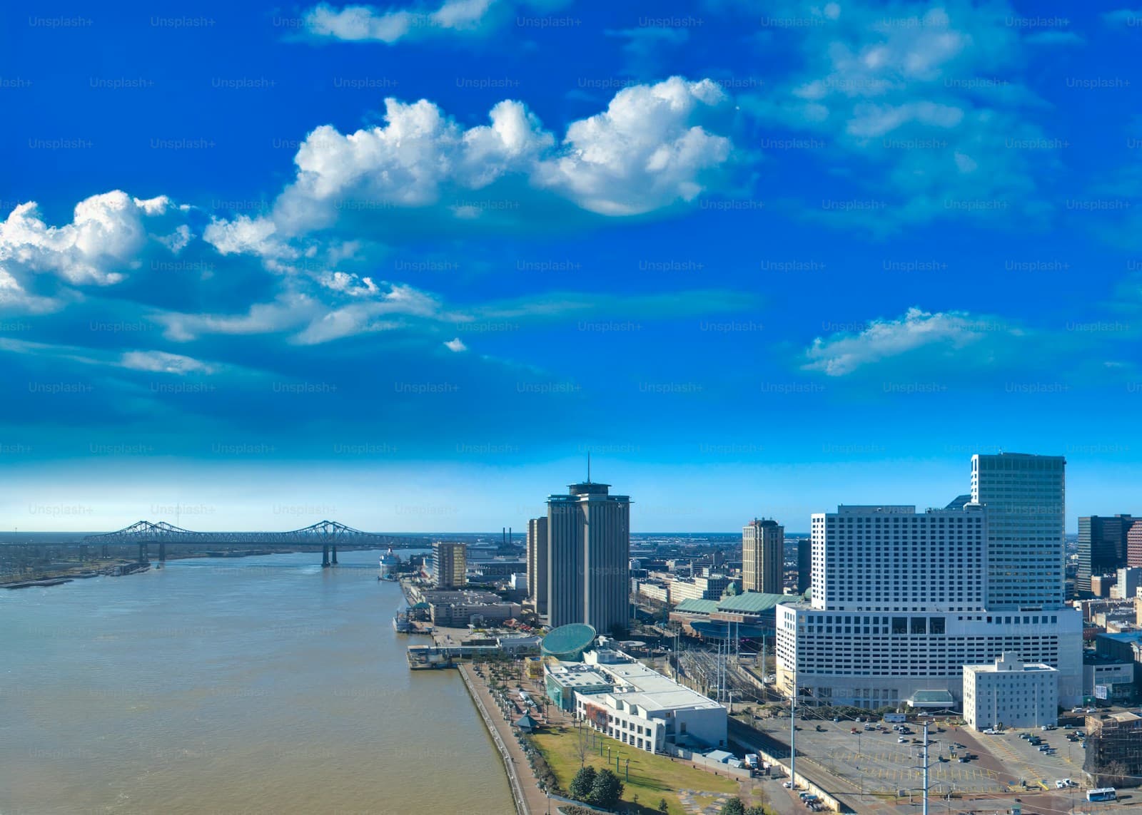 Memphis, Tennessee cityscape and street view